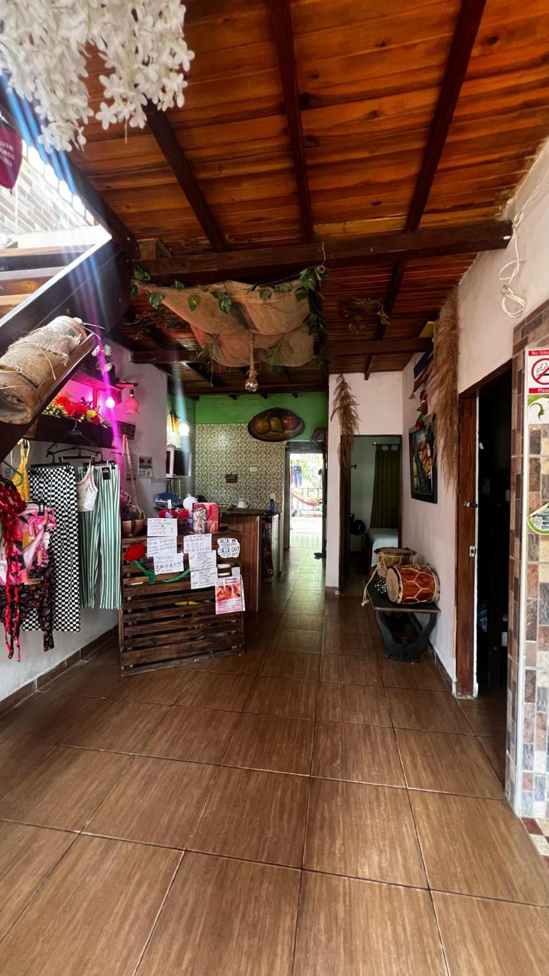 Hostal Los Wichos Минка Екстериор снимка