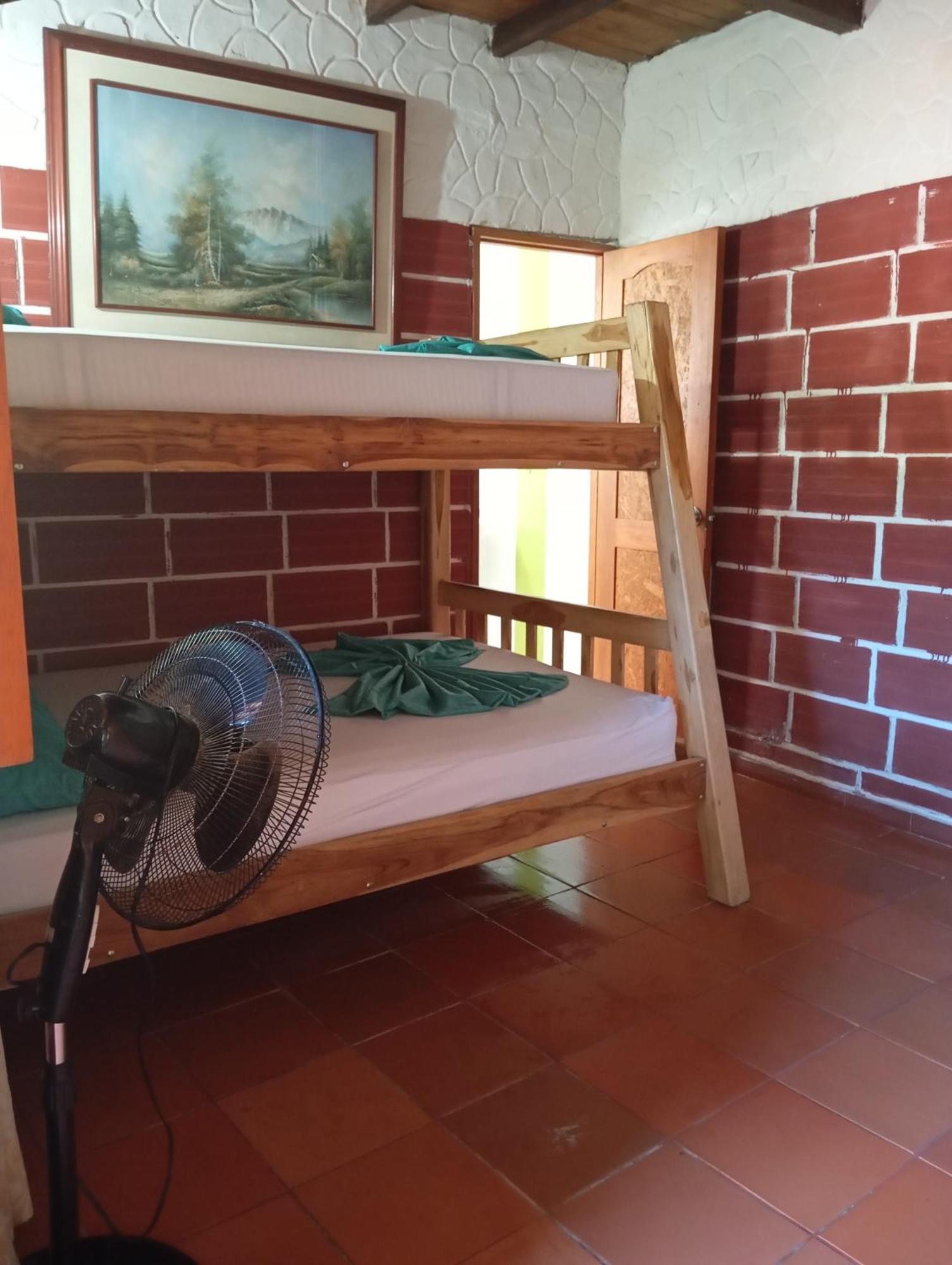 Hostal Los Wichos Минка Екстериор снимка