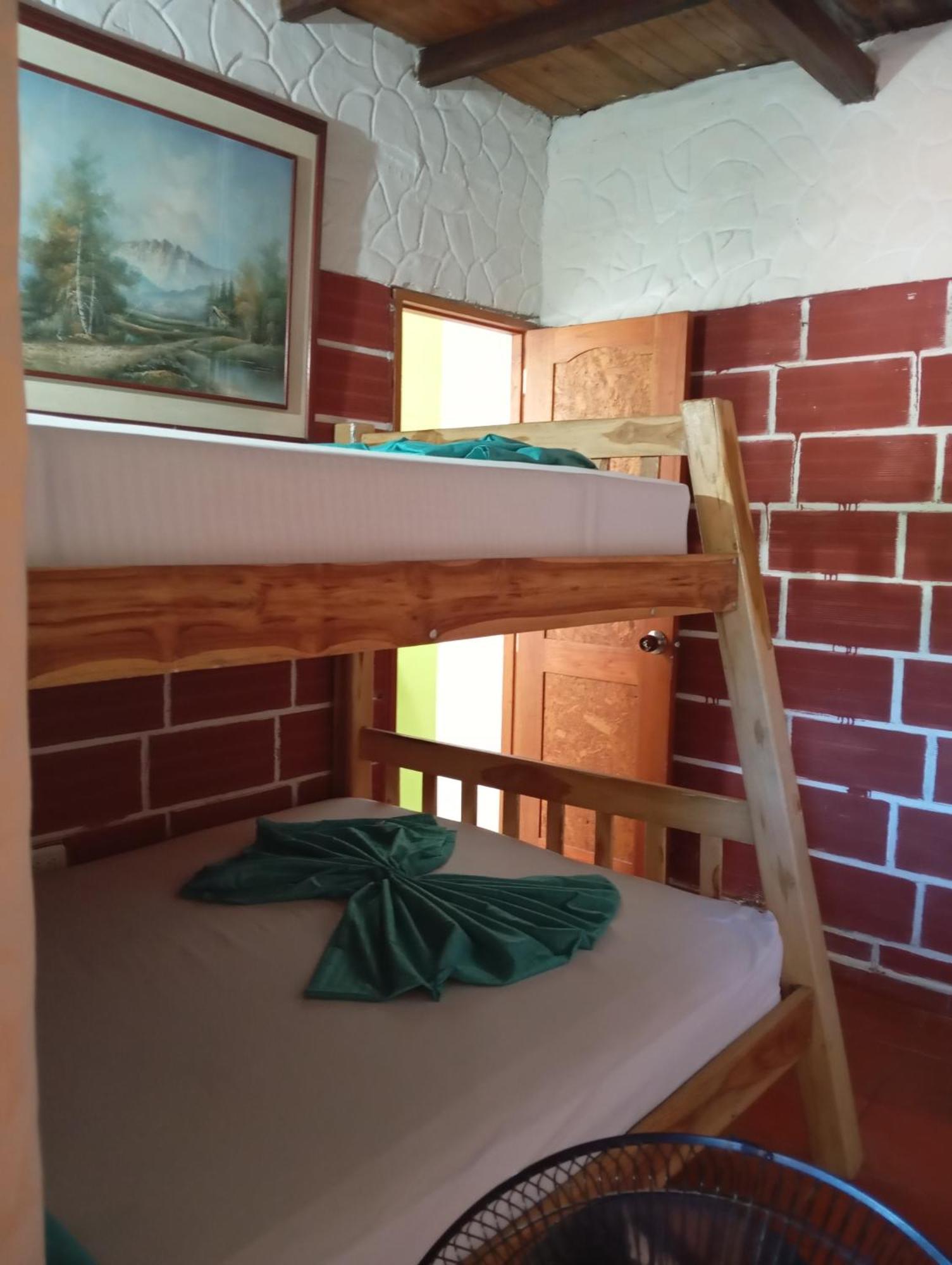 Hostal Los Wichos Минка Екстериор снимка