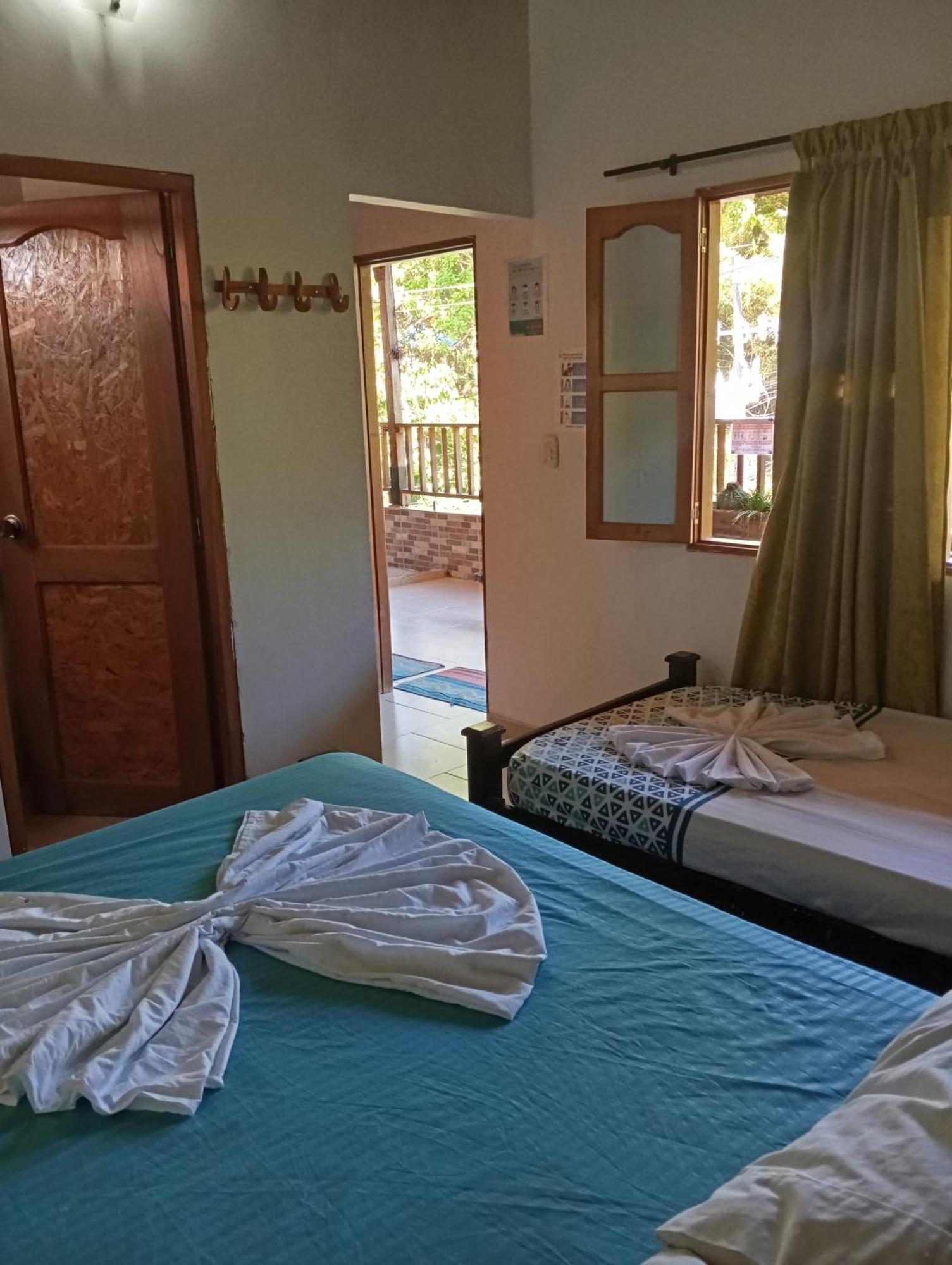 Hostal Los Wichos Минка Екстериор снимка