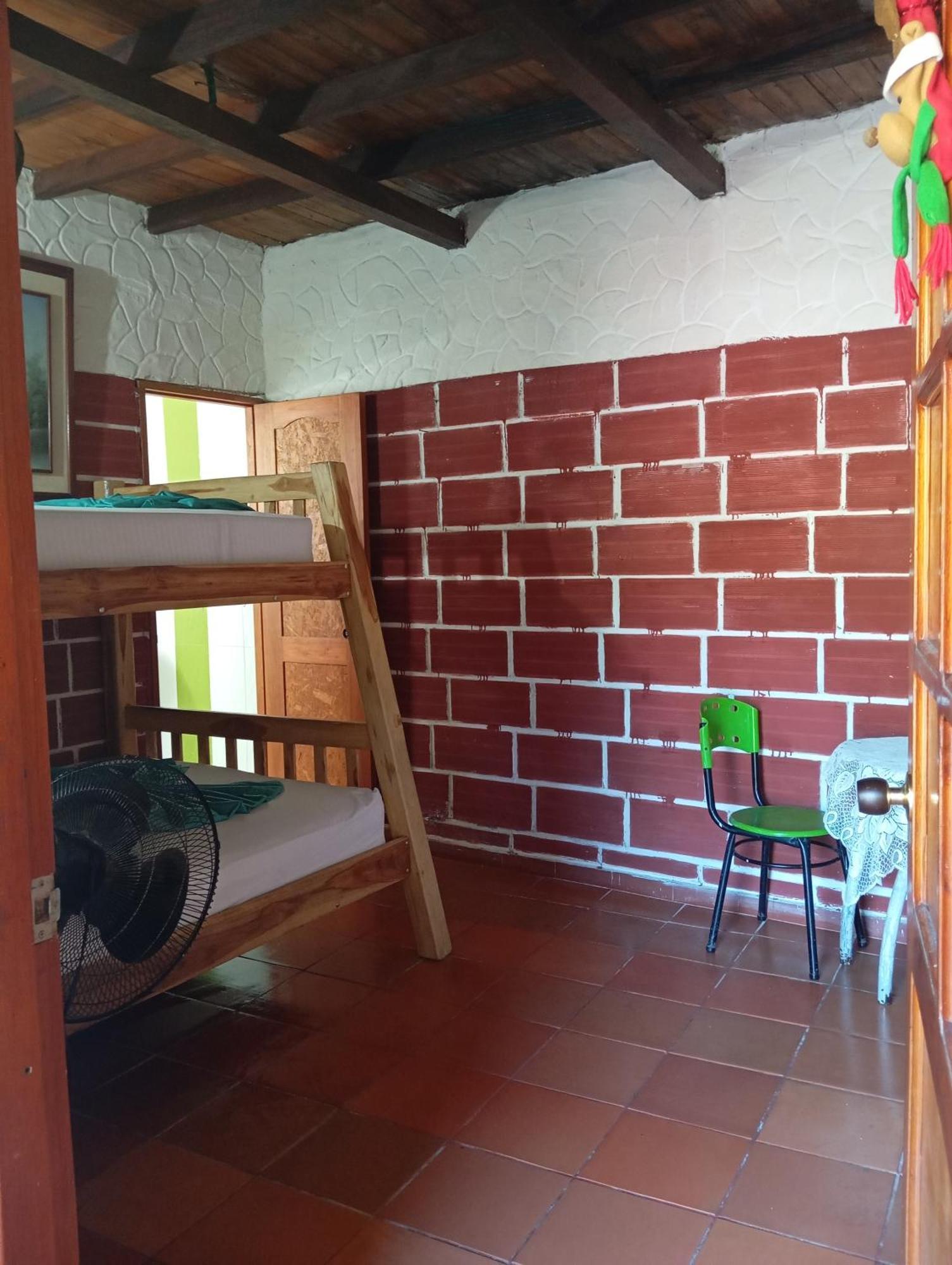 Hostal Los Wichos Минка Екстериор снимка