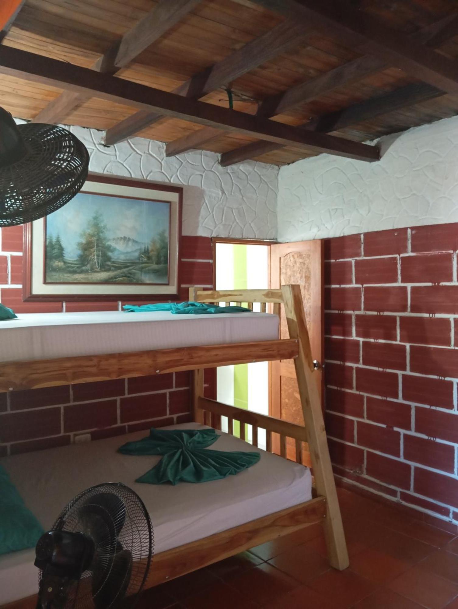 Hostal Los Wichos Минка Екстериор снимка