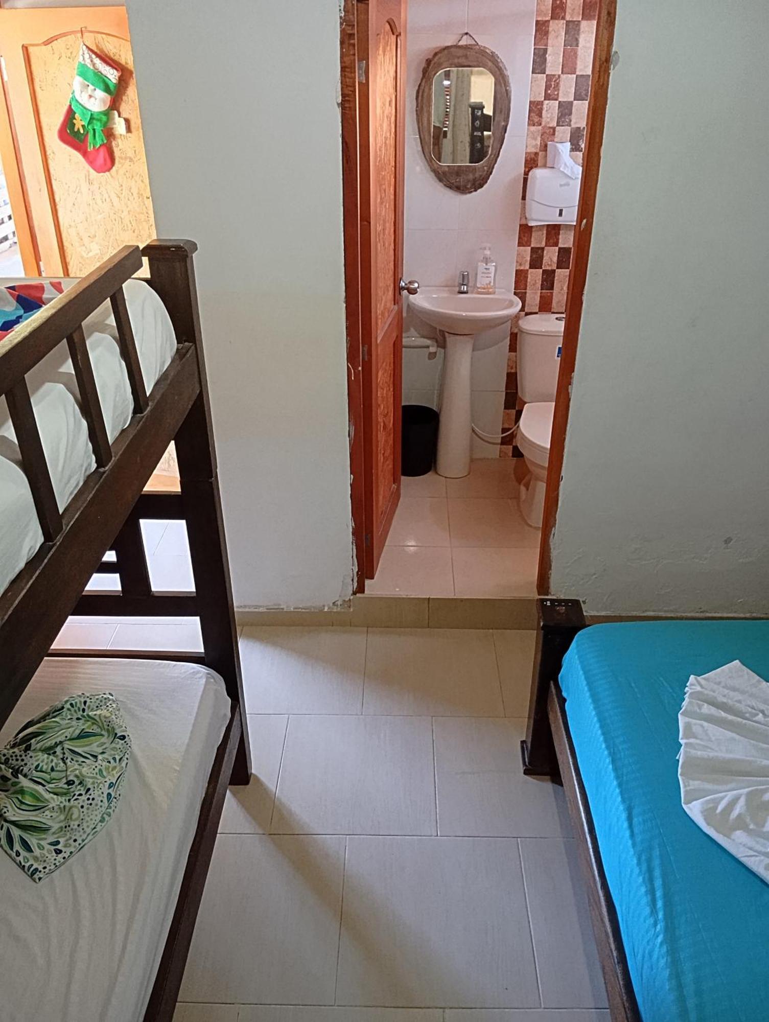 Hostal Los Wichos Минка Екстериор снимка